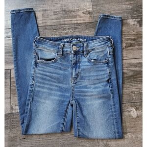 AMERICAN EAGLE Light Wash High Rise Jegging Size 2, 2S